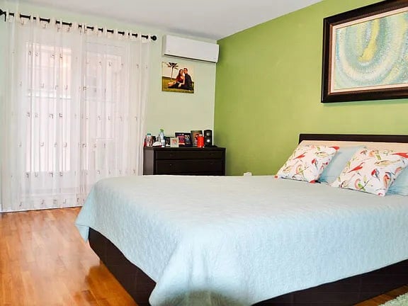 Building Photo - 2072 Ocean Ave