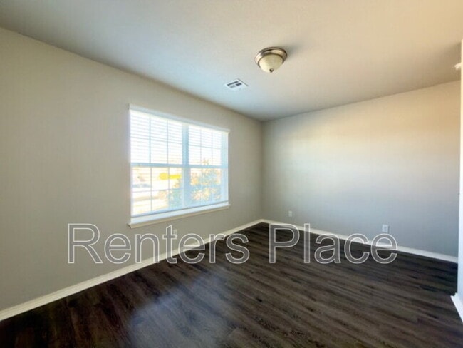 Building Photo - 6018 E 147th St S