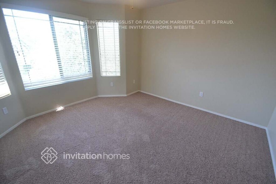 Building Photo - 7447 W Trails Dr