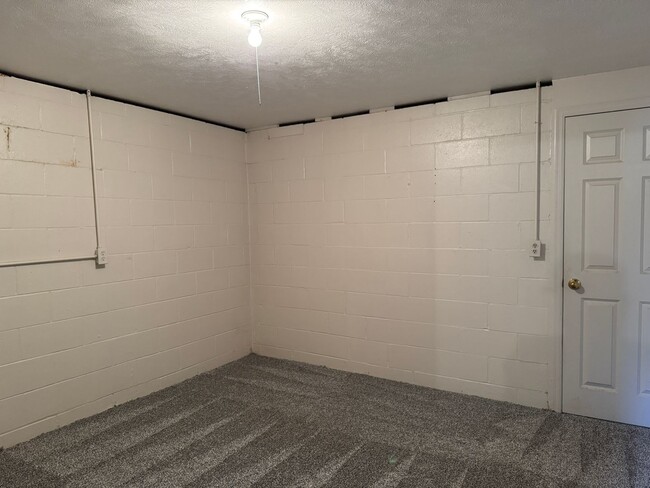 Building Photo - Charming Midtown 3BR Near Benson & UNO for...