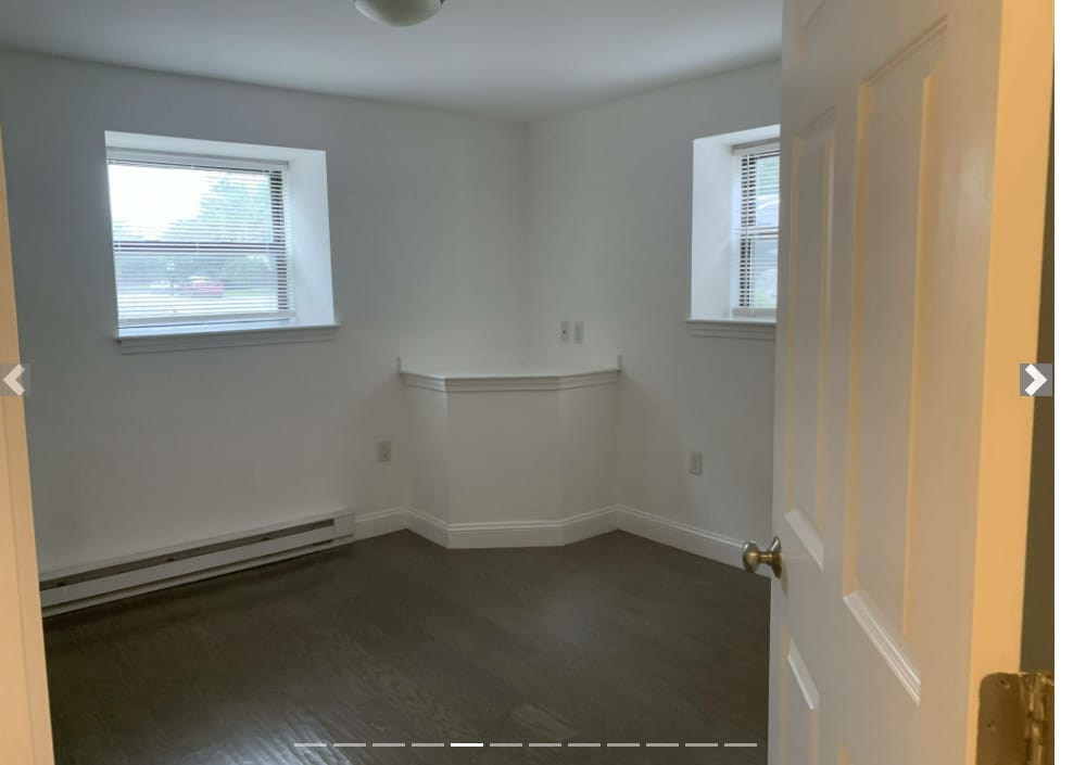 Building Photo - 447 Centre St