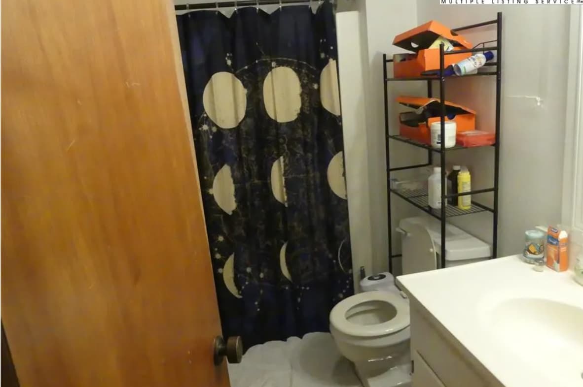 Primary bedroom bathroom - 875 Hodges Gap Rd