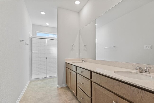 Building Photo - 241 Leeland Dr