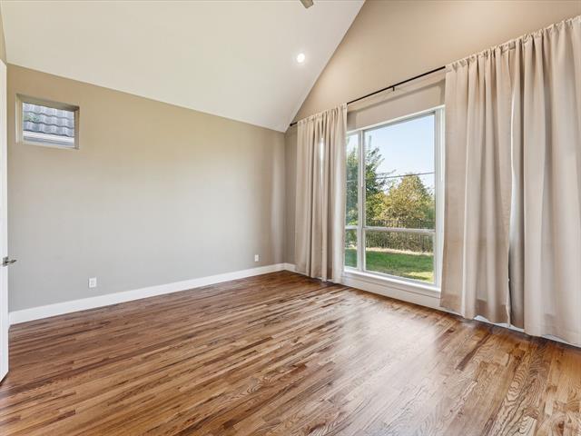 Building Photo - 914 St George Pl