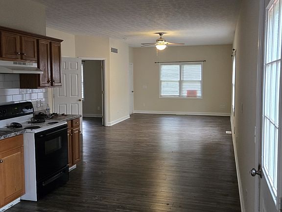 Building Photo - 4062 Atlee Dr