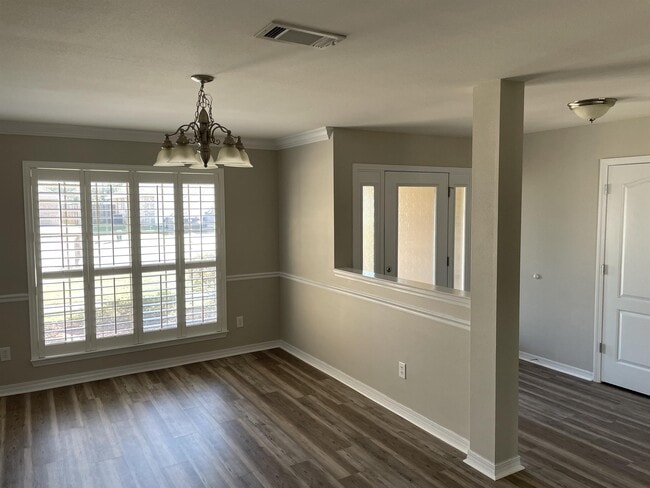 Building Photo - 8770 Kennedy Dr