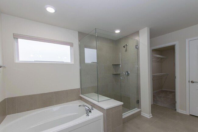 Building Photo - 717 Risdon Trail S