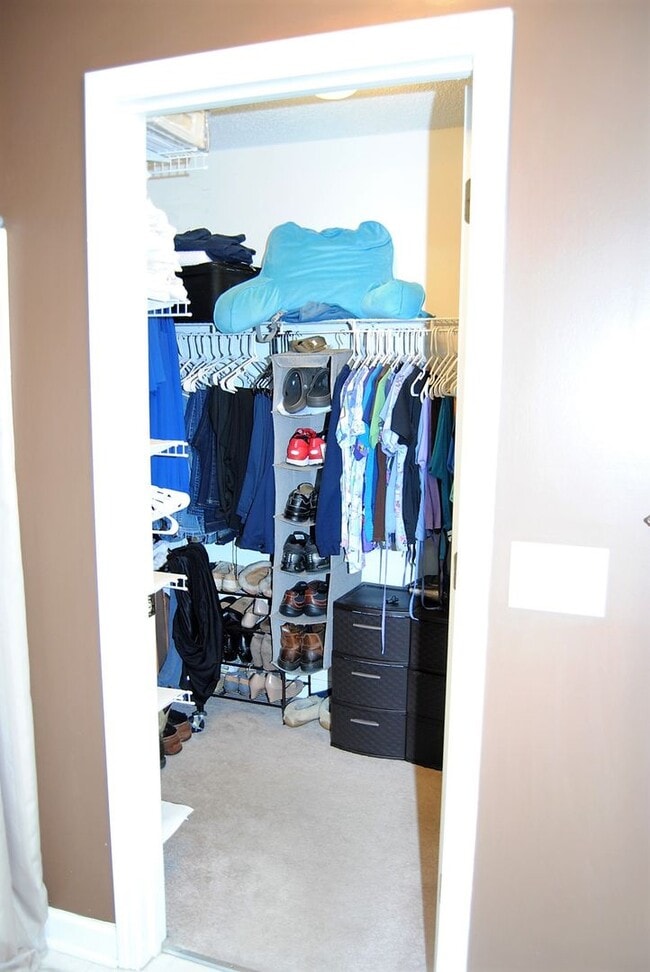 Building Photo - Wonderful Home in the Willow Lakes Community!