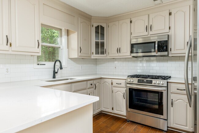 Building Photo - 303 Early Harvest Ct