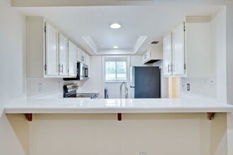 Building Photo - Hidden Silicon Valley Oasis! 2BR/2.5BA Townhome with TWO Private Patios, 2 Dedicated Parking Spac...