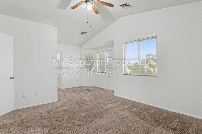 Building Photo - NW!! 4 bedrooms!! Bed & Bath DownStairs!!! RV Parking!!! Synthetic Grass Front yard!! Real Grass ...