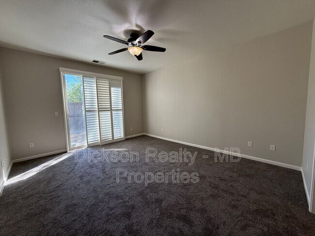 Building Photo - 475 Dartmoor Ct