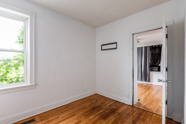 Building Photo - 6855 W Addison St