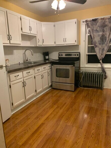 Building Photo - 269 N 1st Ave