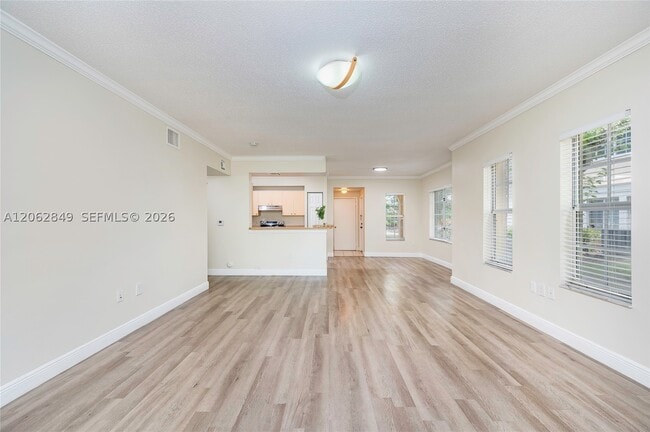 Building Photo - 2482 Centergate Dr