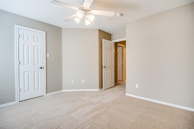 Building Photo - 105 Summerhaze Ct