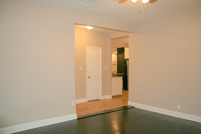 Building Photo - 314 W 37th St