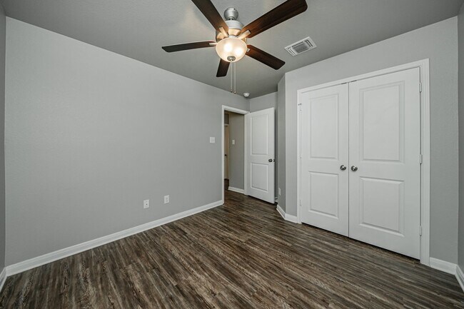 Building Photo - Live, love, and grow in this charming home!