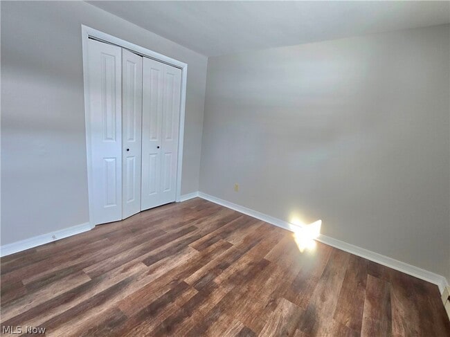 Building Photo - 909 Garden Rd