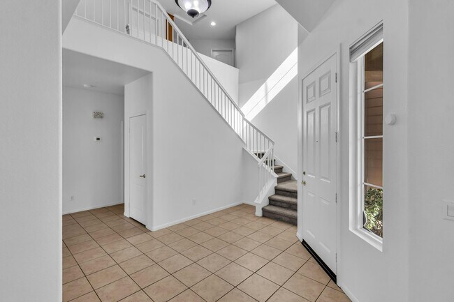 Building Photo - 1067 Princess Kyra Pl