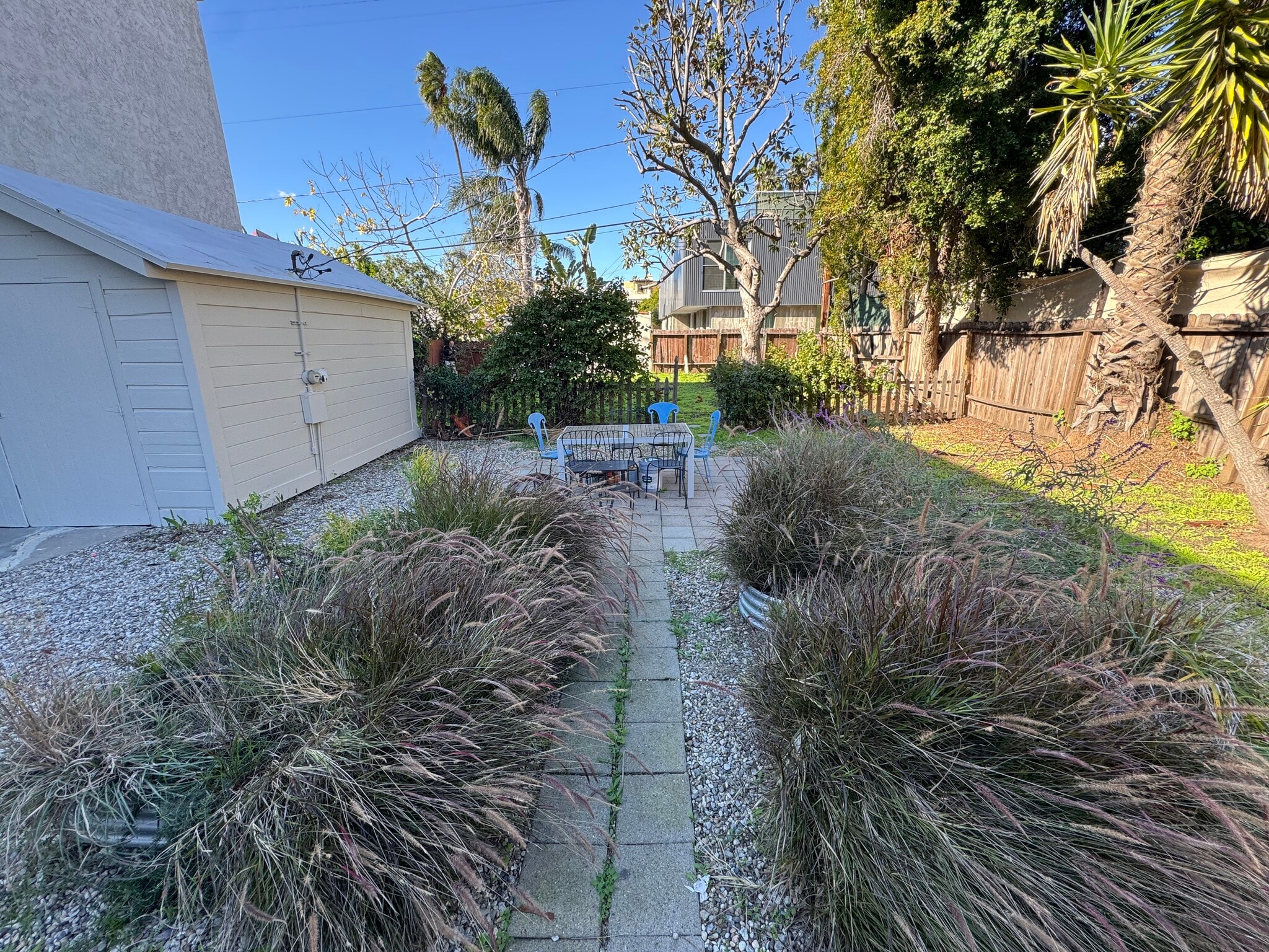 Building Photo - 849 N West Knoll Dr