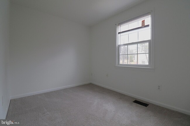 Building Photo - 138 Sharpstead Ln