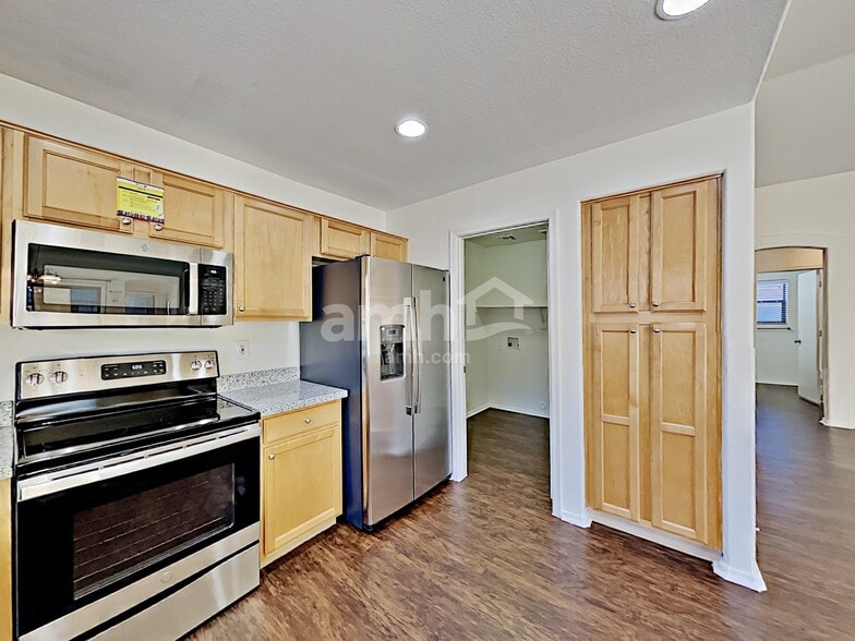Building Photo - 13984 N 134th Dr