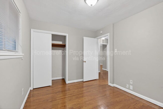 Building Photo - 2403 Gardner Dr