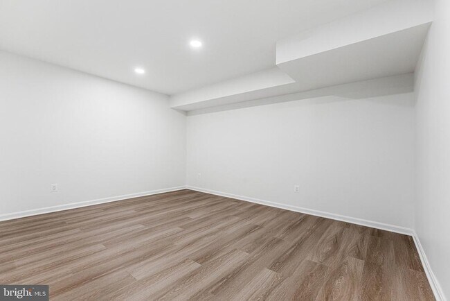 Building Photo - 7730 Falstaff Rd