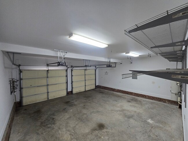 Building Photo - $500 Off 1 Month if Moved In by 11/30/25