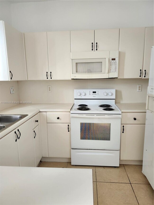 Building Photo - 2466 SE 15th Pl