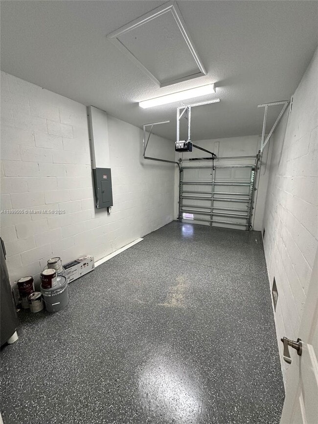 Building Photo - 10385 Port Everglades St