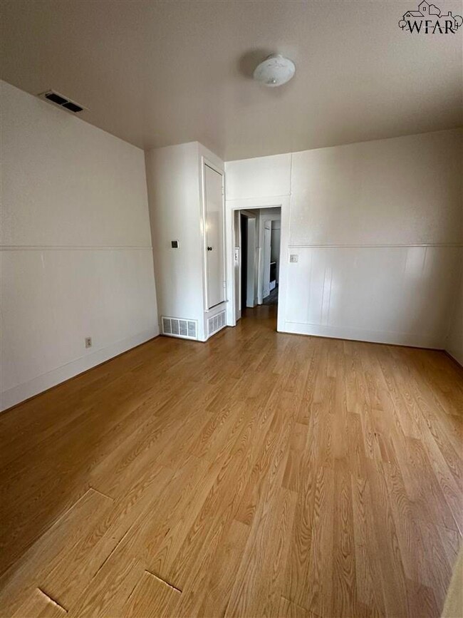 Building Photo - 1106 13th St