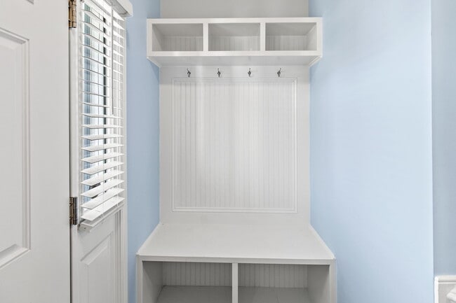 Building Photo - 5214 Whirlaway Ln