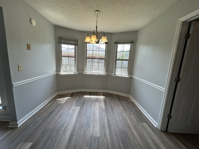 Building Photo - Home For Rent