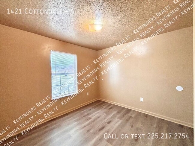 Building Photo - 1421 Cottondale-A