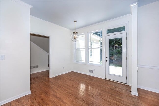 Building Photo - 5707 Community Ln