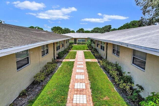 Building Photo - 6953 SW 7th St