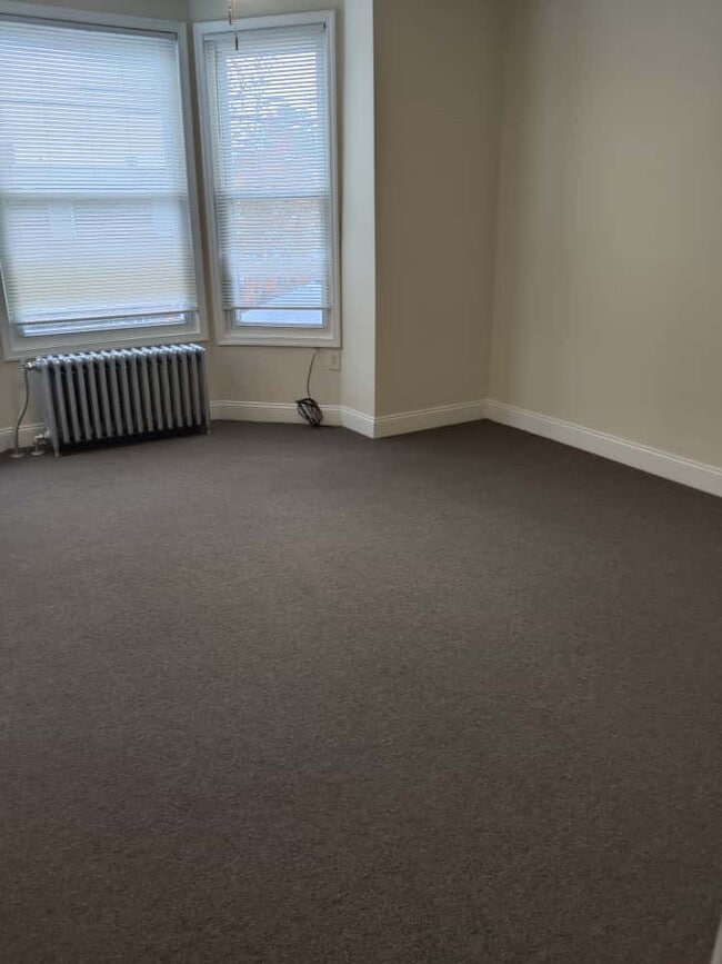 Building Photo - 6133 Elmwood Ave