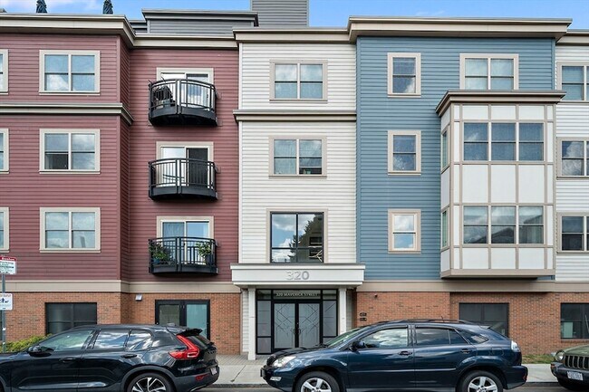 Building Photo - 320 Maverick St