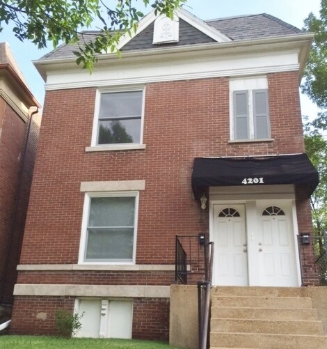 Building Photo - 4201 Russell Blvd