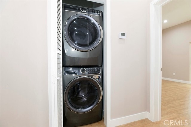 Building Photo - 741 E Doran St