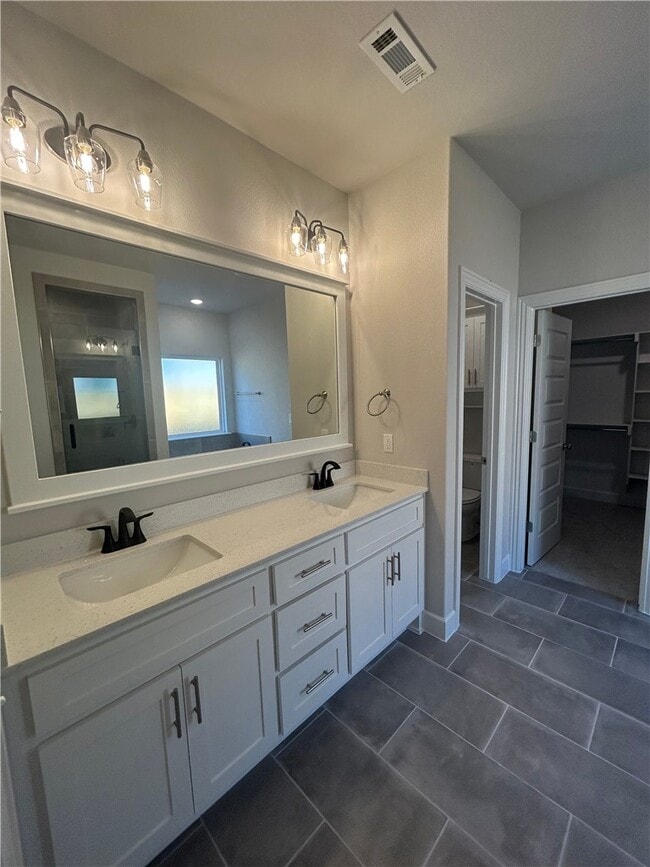 Building Photo - 2304 Salmon St