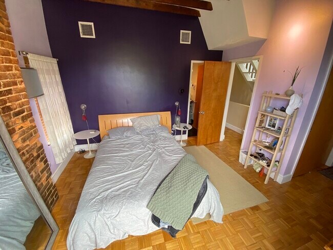 Building Photo - 113 W Dedham St