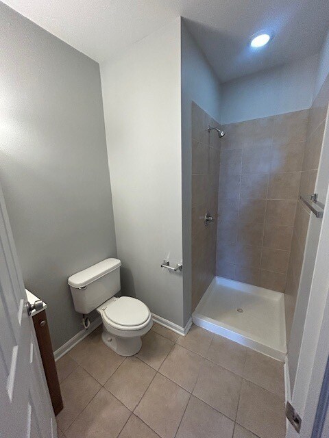 Building Photo - 2300 S Ridgeway Ave