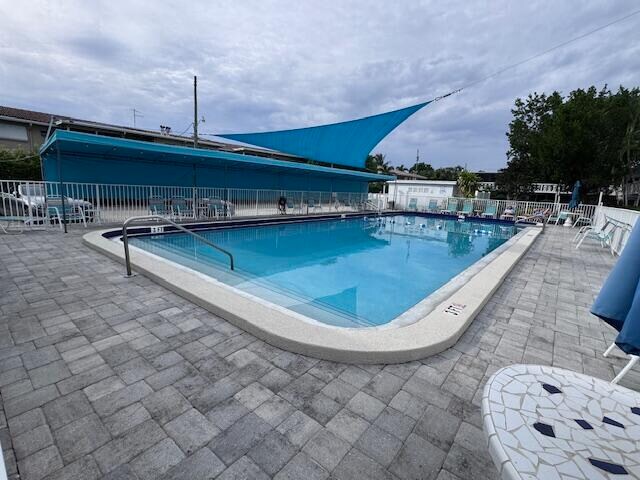 Building Photo - 2151 NE 42nd Ct