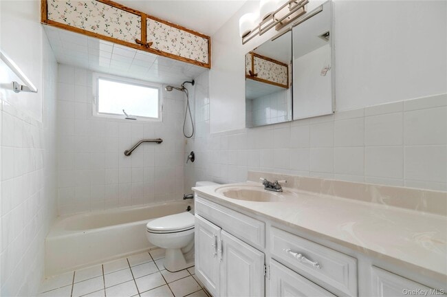 Building Photo - 15 Albany St