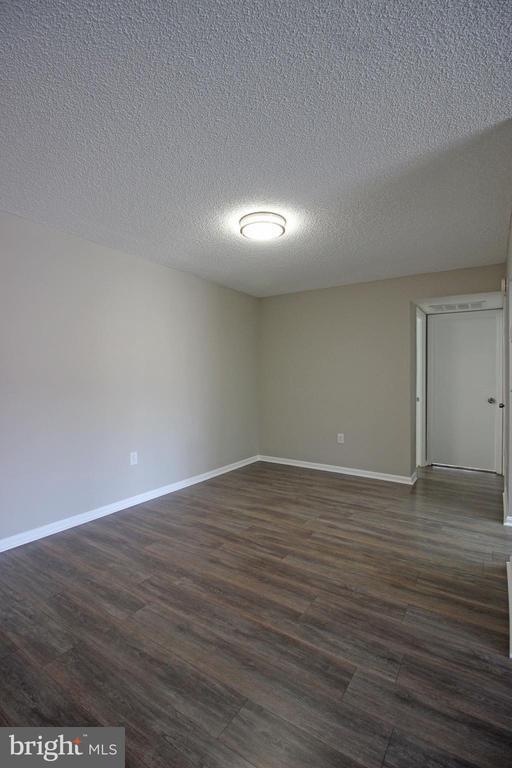 Building Photo - 10208 Bushman Dr