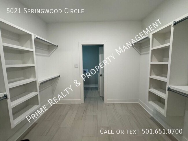 Building Photo - 5021 Springwood Cir
