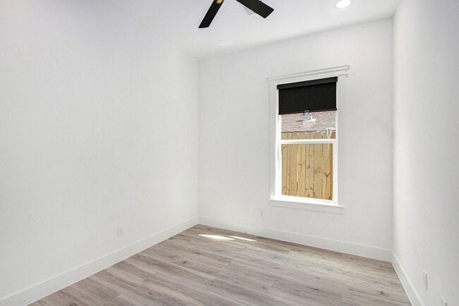 Building Photo - 3652 Seabrook St